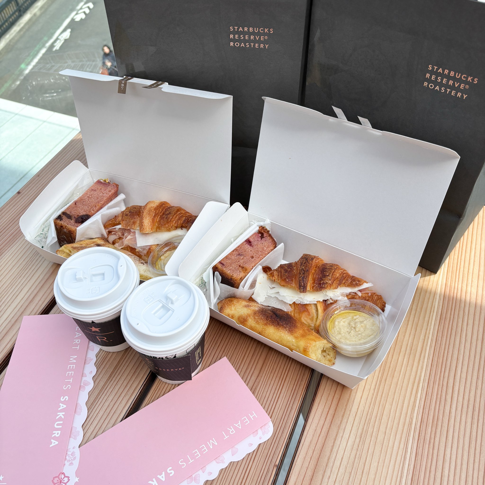 桜を特等席で楽しめる「ロースタリー 東京」のSAKURAピクニック