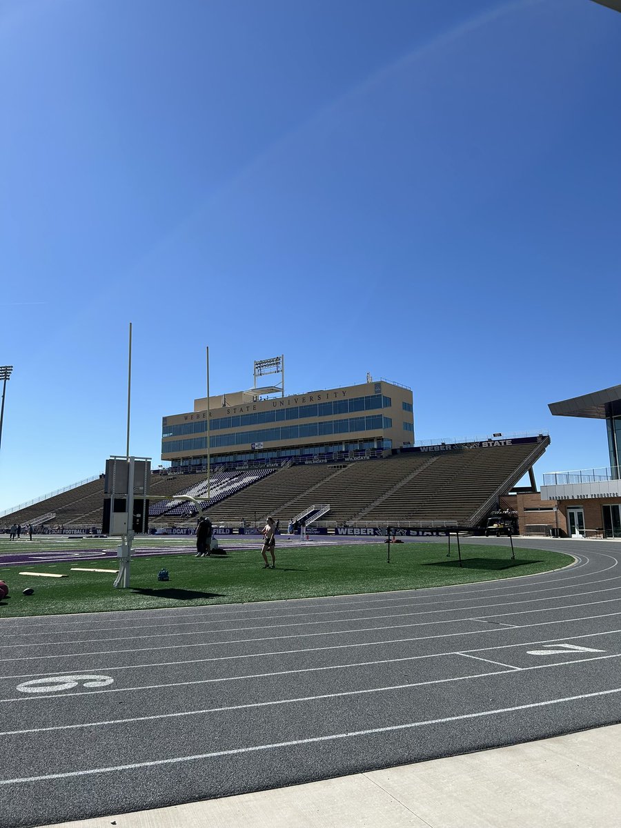 Had a great time at Weber state! Big thanks for them having me at their practice and getting to get a tour of what they do! Looking forward for what the future has to offer. Looking forward to having more opportunities in the future!
<a href="/d_fiefia/">David Fiefia</a> <a href="/CoachDaigh/">Coach Daigh</a> <a href="/CoachVee_77/">Coach Ve'e 🇼🇸🇦🇸</a>