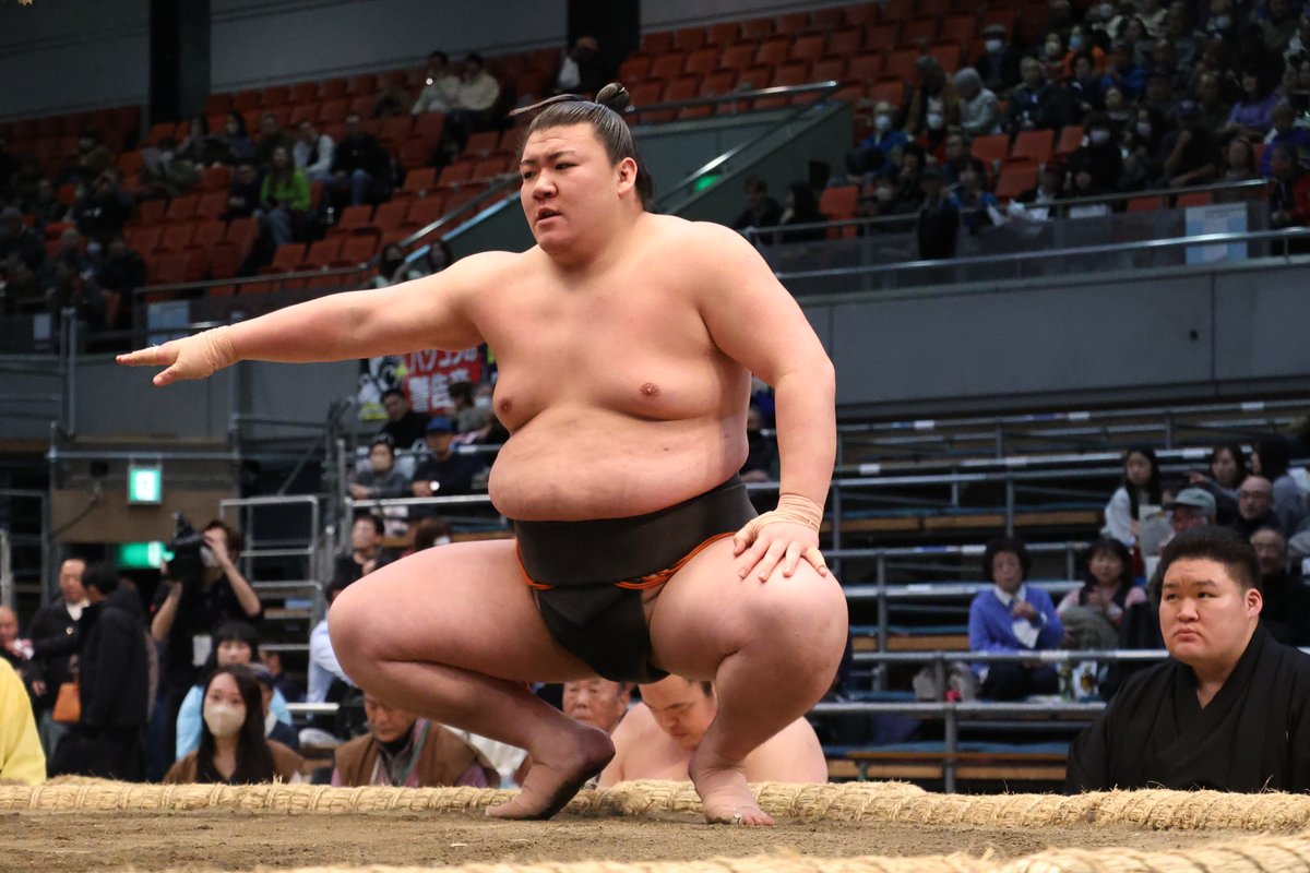 本日3月26日、令和7年五月場所の番付編成会議を開き、以下の通り決定しました。

＜新十両＞
宮城　改め　宮乃風（みやのかぜ）（中村）
夢道鵬（大嶽）
三田（二子山）

＜再十両＞
大奄美（追手風）

#sumo #相撲 #五月場所 #夏場所
