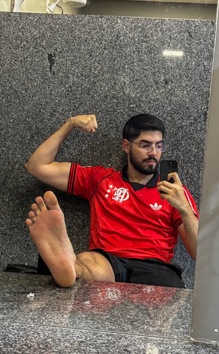 Lord_Brunoo's tweet photo. Você pode resistir, negar, fingir que não sente. 

Mas no fundo, eu sou o motivo dos seus desejos mais obscuros. 

Quanto mais tenta fugir, mais afundado fica. No fim, não há escolha, só obediência, submissão e tua carteira vazia após eu tomar o que “era teu”. https://t.co/ShO7gEOezK
