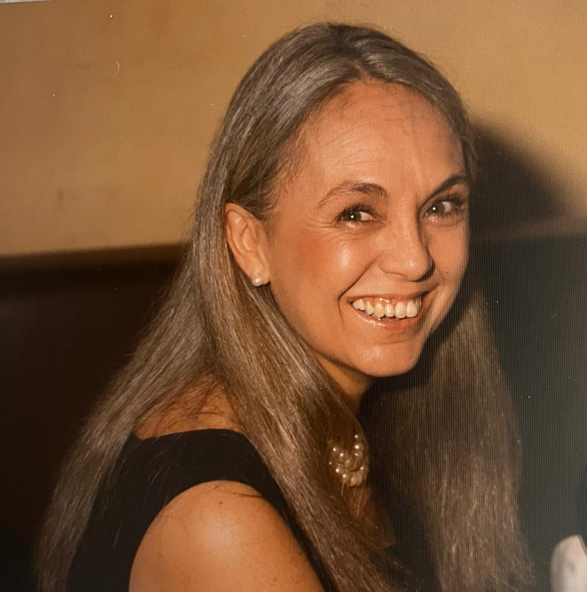 Hoy murió mi madre, Teresa Oléa de Castillo a los 78 años. Una vida bien vivida, con enormes alegrías y un sentido de compartir lo mejor con su familia y gente querida. No sería lo que soy sin todo lo que aprendí de tí. Te voy a extrañar un chingo jefa...