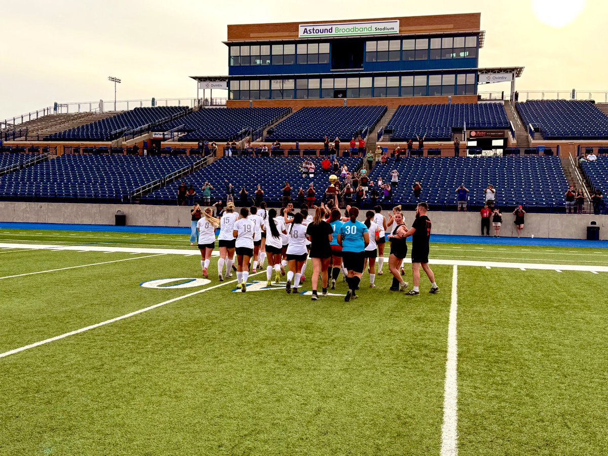 teamaisd's tweet image. TASCOSA 3 - EP CHAPIN 2
@TascosaSoccer with the big Area Playoff Win!