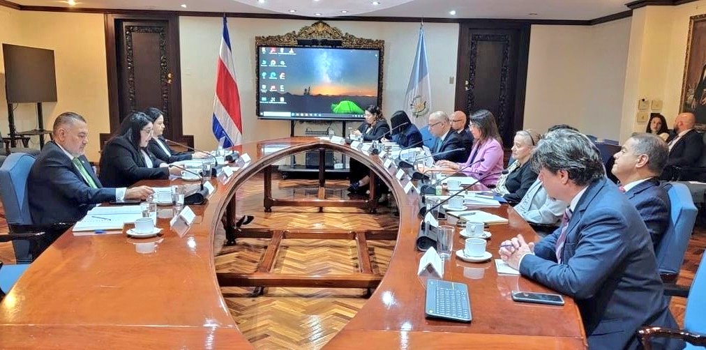 MinexGt's tweet photo. 🇬🇹🤝🇨🇷 | Guatemala y Costa Rica profundizan alianzas estratégicas en el marco de la VI Reunión del Mecanismo de Consultas Políticas.
#RelacionesConElMundo 

#NotaDePrensa 🔗 https://t.co/FCalVAPpiv https://t.co/m7eVG3XSlE