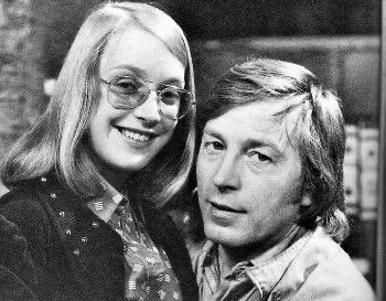70sStreetFan's tweet photo. #OnThisDay in 1975 on Coronation Street- Deirdre Hunt and Billy Walker set a June date for their wedding. However,the couple split in May,and Billy moved to Jersey shortly afterwards.  

#Corrie #ClassicCorrie #CoronationStreet #Deirdre #BillyWalker #AnneKirkbride #KenFarrington https://t.co/7qiuwvKLH1