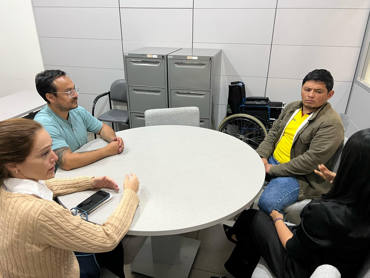 #EnTerritorio | Cotopaxi 🇪🇨 

Con diálogo y acción construimos al #NuevoEcuador. CONADIS y delegada de la Presidencia se reunieron con la Asociación de Personas Sordas de Cotopaxi (APSOCOT) para fortalecer políticas públicas que garanticen sus derechos. 
#ElNuevoEcuadorResuelve