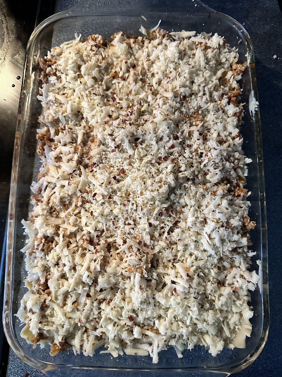 Wind_Catcher_'s tweet image. I thought I couldn’t make lasagna without tasting each ingredient, but this one turned out to be my best so far. Alhamdolillah. #Iftaar