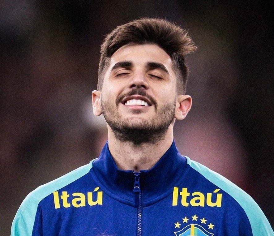 COMPAREM MAIS O BERALDO COM ESSE BOSTA AI CARALHO VAI TOMA NO CU OLHA O GOL QUE ESSE MURILLO ENTREGA