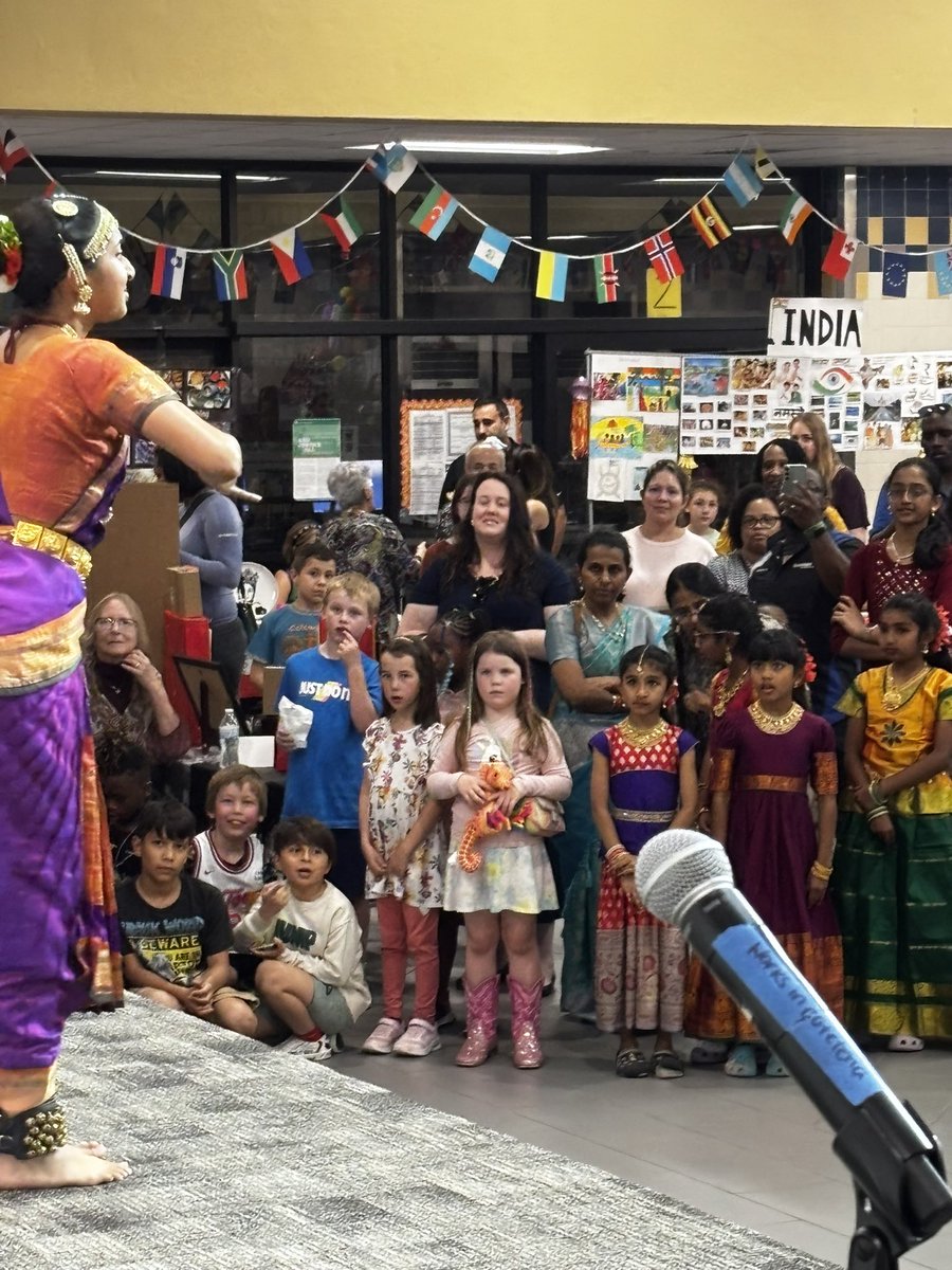 Eisha Roberson (@msrobersonreads) on Twitter photo Grateful to work at a school that truly celebrates diversity! The look on these little girls’ face as they watched a teacher honor their shared culture gave me chills. This is what it’s all about! <a href="/MooreCFISD/">MooreCFISD</a> <a href="/CyFairISD/">Cypress-Fairbanks ISD</a> Grateful to work at a school that truly celebrates diversity! The look on these little girls’ face as they watched a teacher honor their shared culture gave me chills. This is what it’s all about! <a href="/MooreCFISD/">MooreCFISD</a> <a href="/CyFairISD/">Cypress-Fairbanks ISD</a>