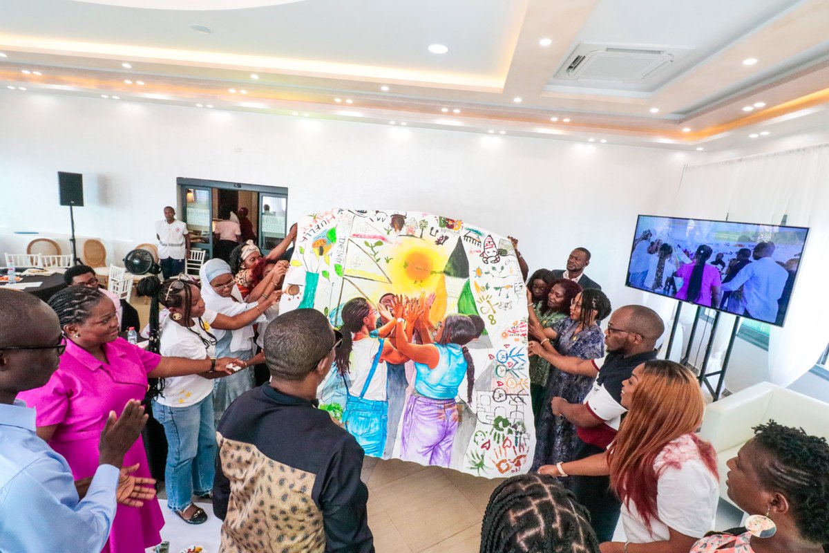 Bravo à toute l'équipe de <a href="/theokwelians/">The Okwelians</a> pour la 1iere édition du #TOKS2025 à Yaoundé! 3 jours de réflexion et d'action pour la transformation durable du #Cameroun. Une société civile réinventée peut contribuer à bâtir un Cameroun fier, prospère et solidaire. RDV en 2027! #Rebuntu