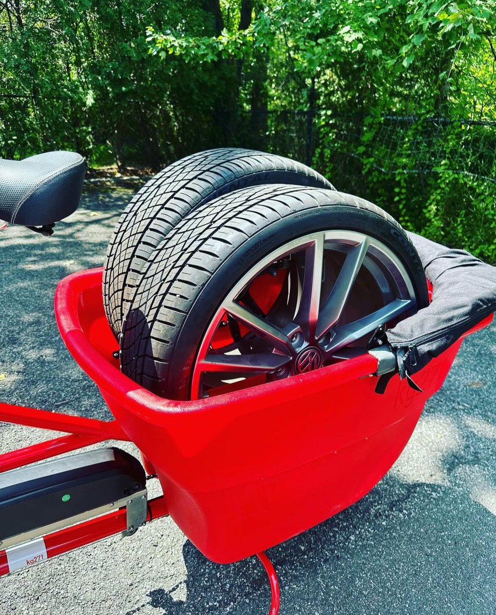 madsencycles's tweet image. How does the MADSEN stay stable with a 600 lb weight capacity when other cargo bikes can&apos;t? A huge factor in stability is weight distribution. With MADSEN—load up &amp;amp; ride with confidence.

madsencycles.com/blogs/news/how…