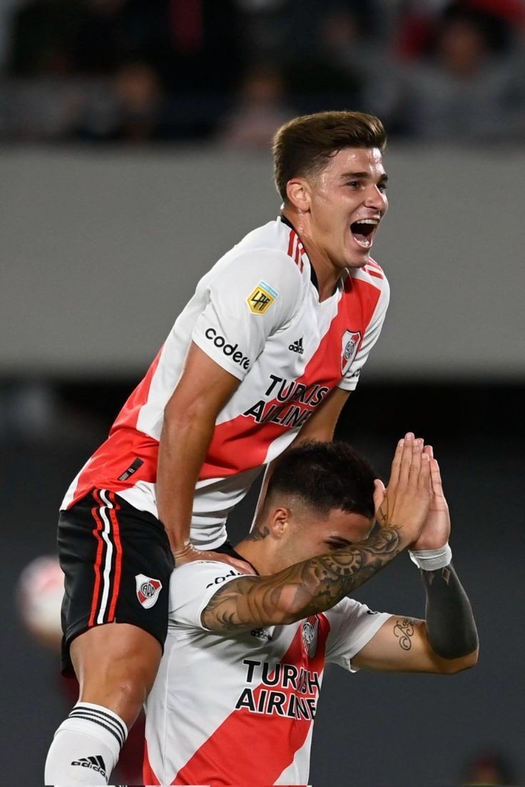 GOLES DE JULIAN ALVAREZ Y ENZO FERNANDEZ

MADE IN RIVER CAMP CARAJO