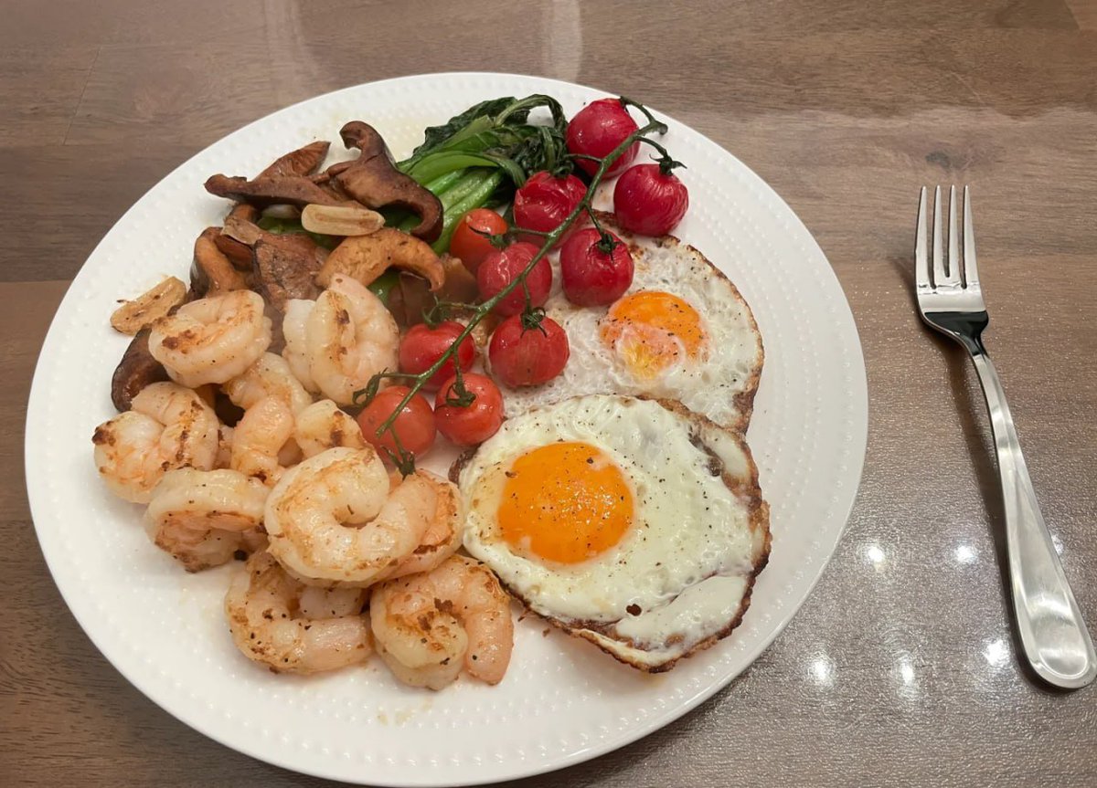#dinner #homemake

Dinner for one in the Bay Area. I ate alone. I picked a few pine mushrooms + cherry tomatoes + shrimp + green vegetables + eggs today.