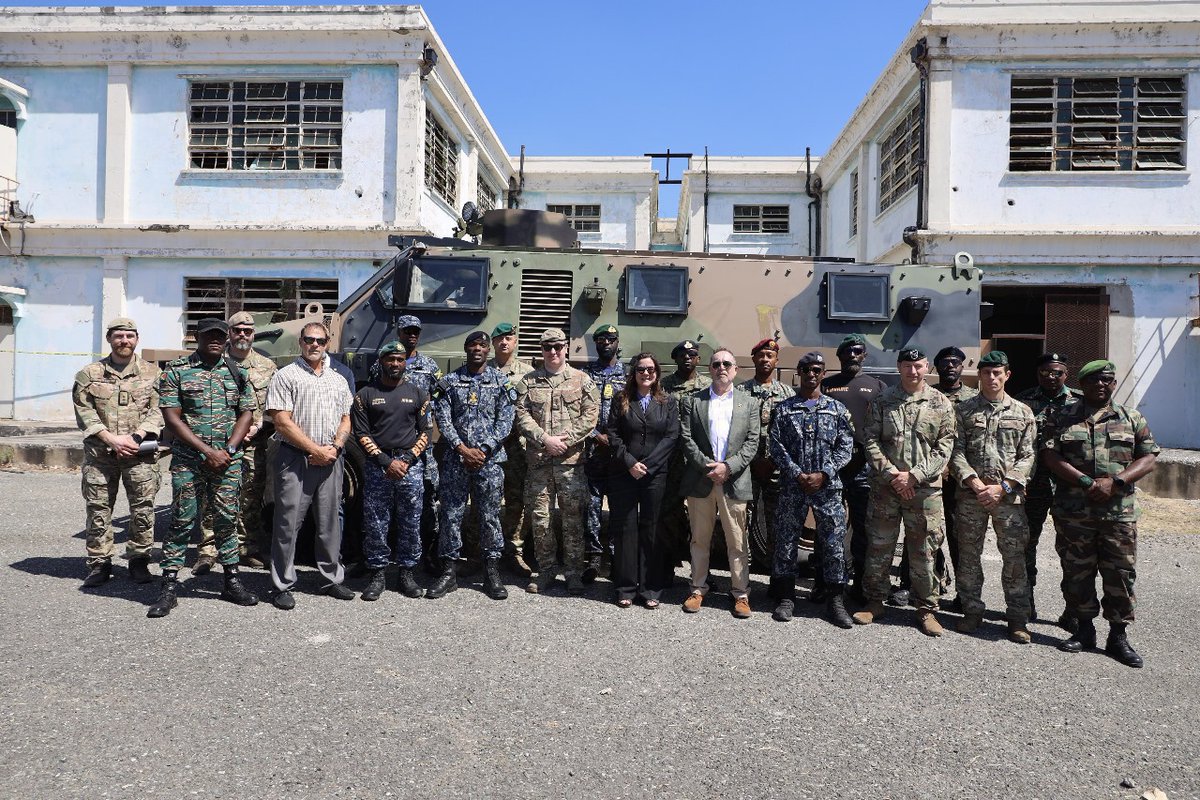 JDFSoldier's tweet photo. Here are some highlights.

#Partnerships
#Strengtheningties
#JDF
#Forward
#CANSOFCOM
#ExerciseTropicalDagger
#USSOCSOUTH

@belize_defence_force
@guyana_defence_force

Photos by Lance Corporal Anglee Doman and Private Ricardo Greaves, Headquarters Jamaica Defence Force https://t.co/4qYrJi9wa4