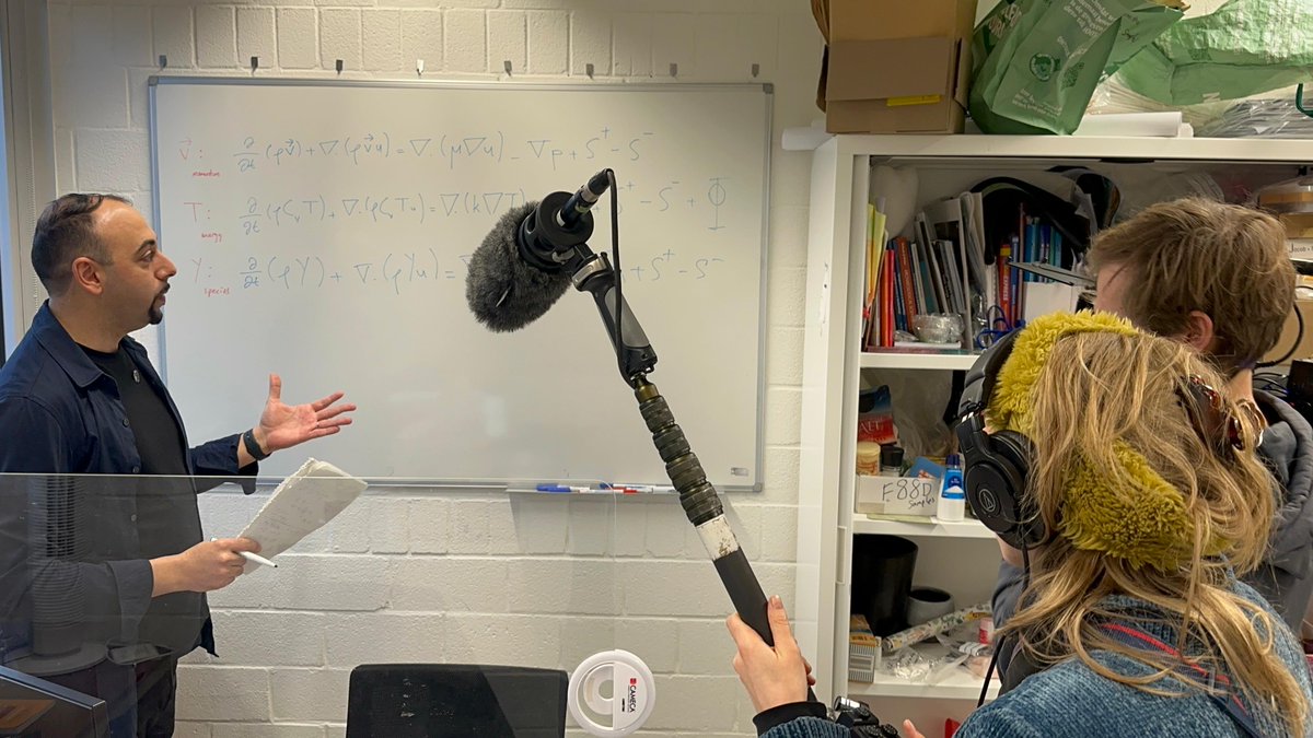 PimKaskes's tweet image. 🙏🔬 We are grateful to film makers Maria and Frederik Stuut, the production team at #AssociateDirectors, #Docville, @vrtnws and @VUBrussel for the nice collaboration. We also like to thank our colleagues at @AMGC_VUB  &amp;amp; the Royal Observatory of Belgium for their support.