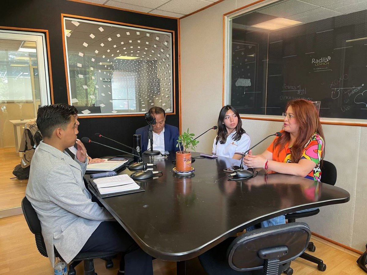 msilvaruiz's tweet photo. 🧡🧡 En el marco del #DíaNaranja, el @Cenhchofic nos invitó a participar en su canal de #Radio para indagar sobre la plática impartida por @carolinatules titulada "Libre y sin dramas: Relaciones en IGUALDAD". 🙌🏼🧡

🙌🏼🙏🏼 Agradecemos el espacio para reforzar el mensaje de #NoViolencia y la importancia de construir relaciones saludables y equitativas. 

#LaCapitalImparable🪽 #Puebla #SindicaturaMunicipal
