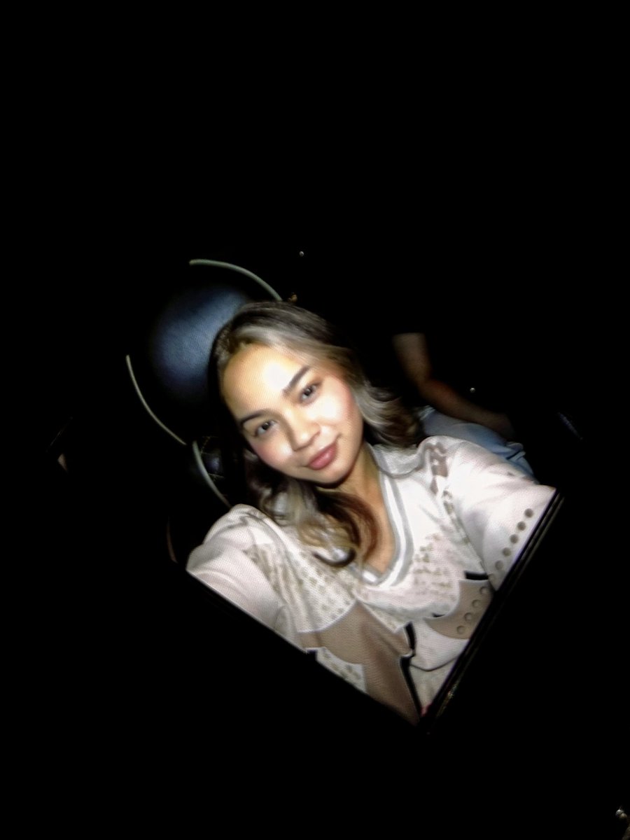 Mimiiimooo's tweet photo. Cheer up guys, alam niyo may personal matters din ako lately as in sunod sunod challenges but despite I choose to move forward, same as fangirling I choose to disregard bad vibes and pahalagahan ang meron tayo which is the "fanmily"  love you all sisters, hugs!!! https://t.co/QWwhswUdgg