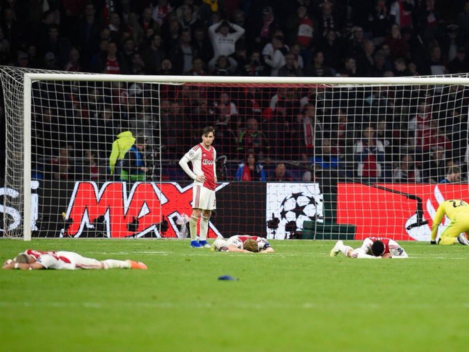 Raphinha: les daremos una paliza
Otamendi: campeón del mundo pa 😎
Buonanotte cuando se bajó del auto: