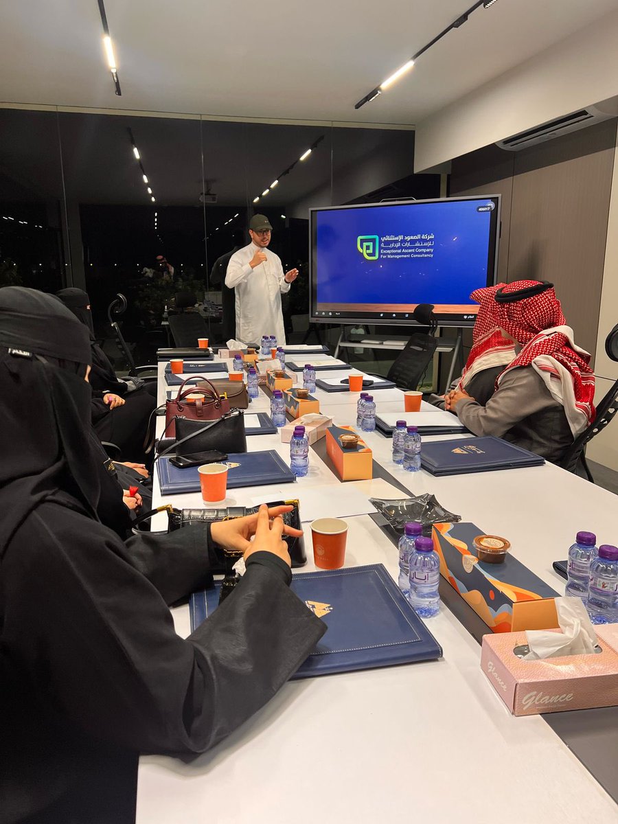 lkl_5's tweet photo. #خبر | 🗞️

عقدت #جمعية_فزعة_الشمال_للبحث_والإنقاذ الاجتماع الأول في مشروع البناء المؤسسي للجمعية بحضور رئيس مجلس الإدارة ومنسوبي الادارة التنفيذية بالشراكة مع شركة الصعود الاستثنائي للاستشارات الادارية @exascent حيث تم مناقشة تحليل الوضع الراهن للجمعية و تحديد فرص التحسين . https://t.co/ET5906VZ1C