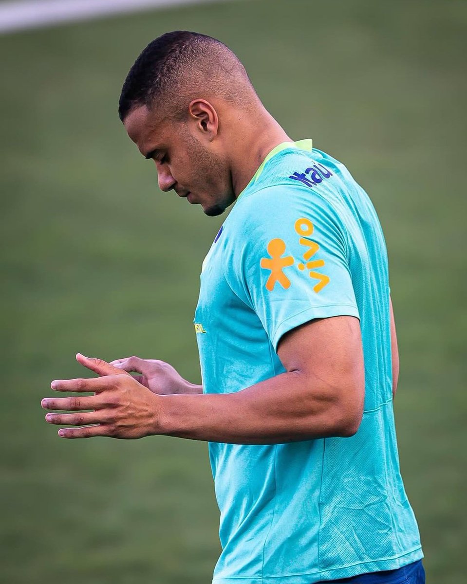deprepalmeiras's tweet photo. Os corintianos choraram na venda do Vitor Reis, que esse Murillo valia mais.

Um pereba de 100kg. https://t.co/OiJYLbdXRw