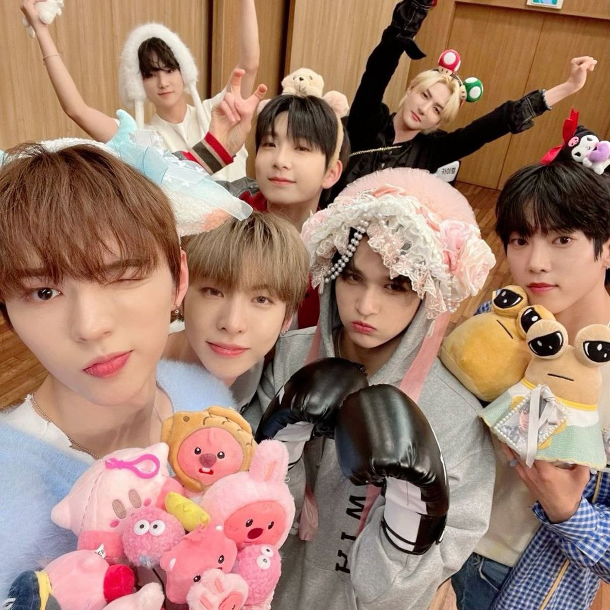 &em ଳ⋆。˚ tweet media