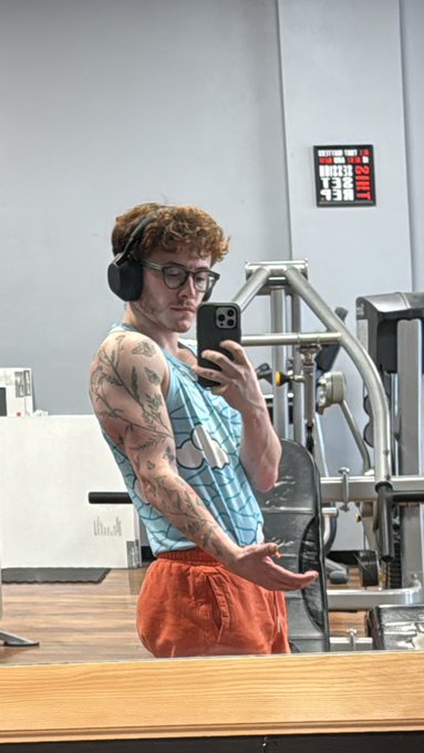1 pic. Arm day https://t.co/KrhJ6bxSQO