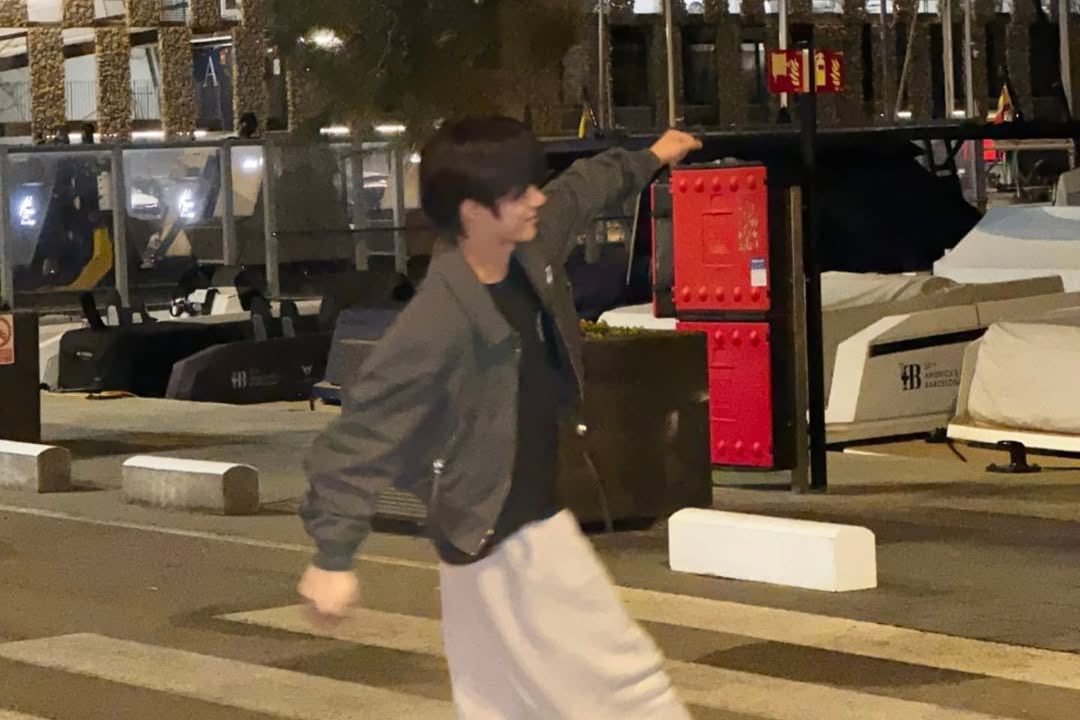 beomzzi's tweet photo. 이런 귀여운 사진도 올려주는 거 ?
이게 bamgyuuuu 감성이야 모르면 나가  。 https://t.co/f3XRVwDGGv