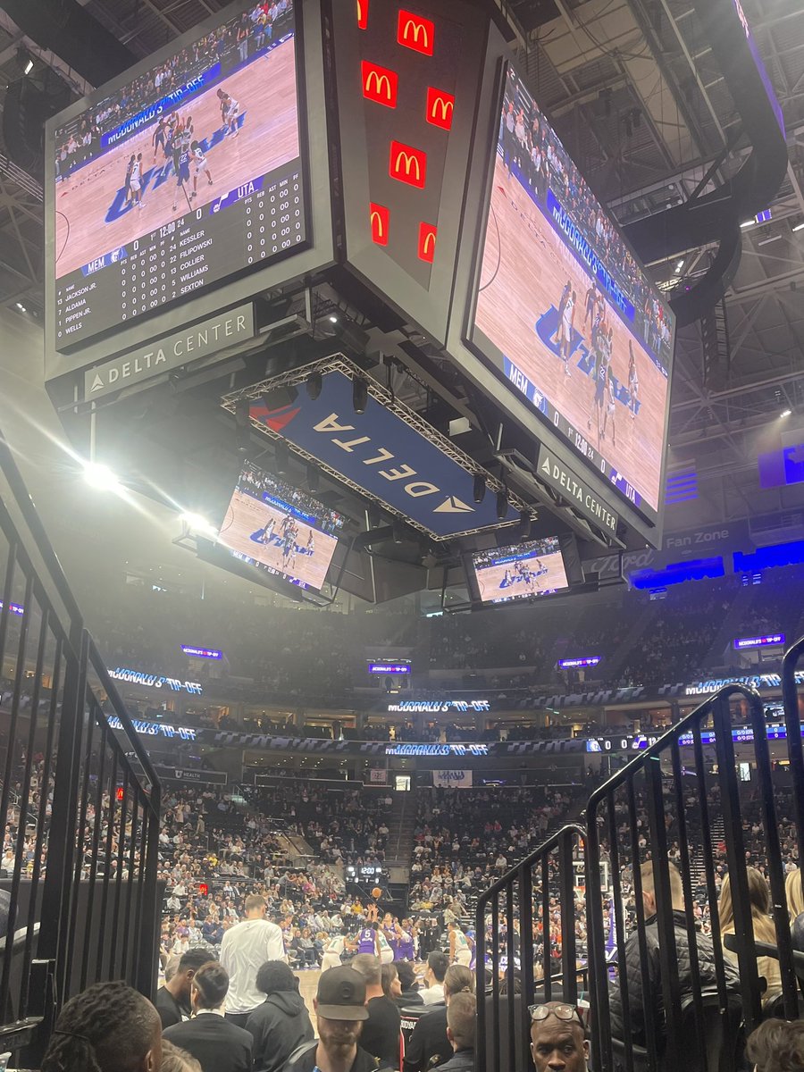 thefishnation's tweet photo. We’re underway! 🏀 
@memgrizz vs. @utahjazz  

On @FDSN_Grizzlies 📺 

#FishDrip 🐟 💧
@DeadSoxy 🧦 
#GoGrizz 🐻 https://t.co/lwa78QatUX