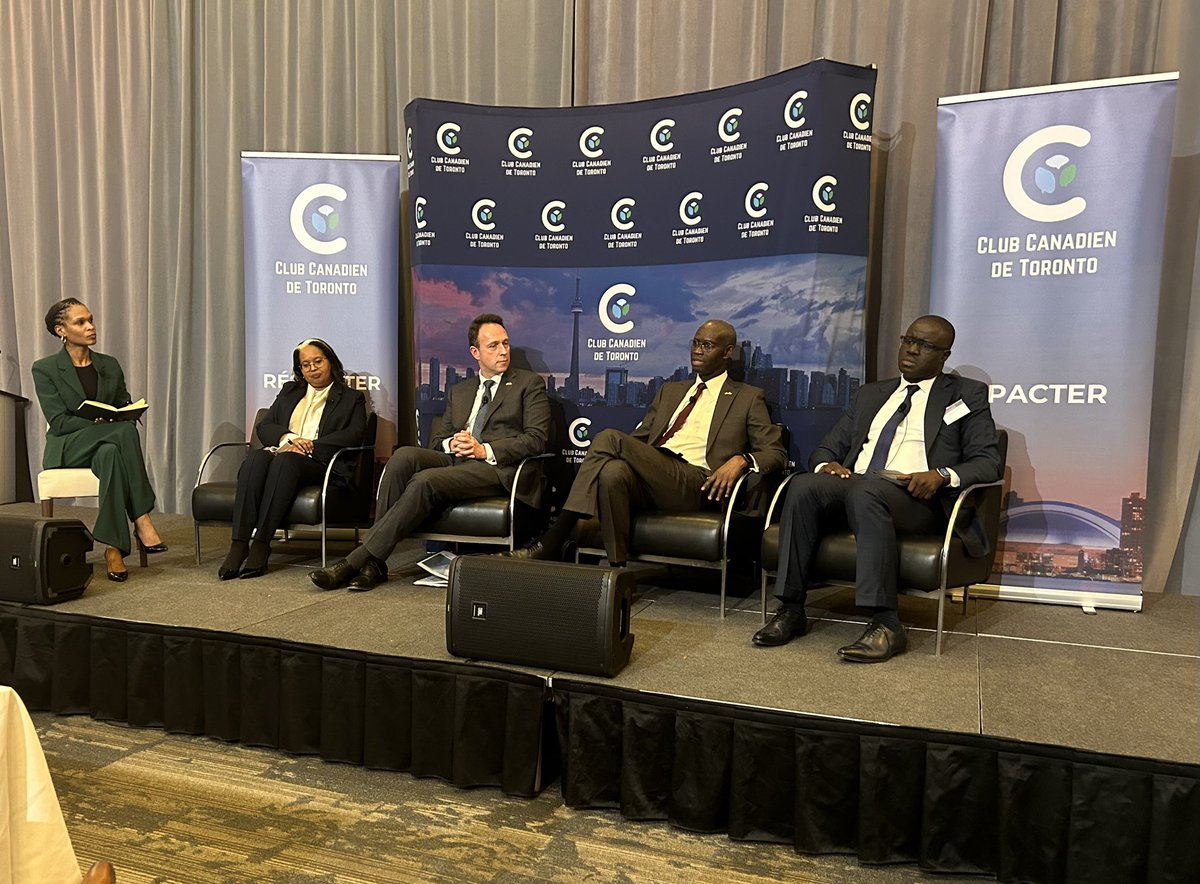 EstelleDuchon's tweet photo. 🗺️ 321M de francophones dans 88 pays sur 5 continents. La langue française rapproche les peuples, soutient la diplomatie et renforce les échanges.

Bravo @ClubCanadienTO pour ces regards croisés sur la francophonie internationale
#Francophonie #Toronto #Diplomatie #Culture #OIF https://t.co/EZpnW4xxon