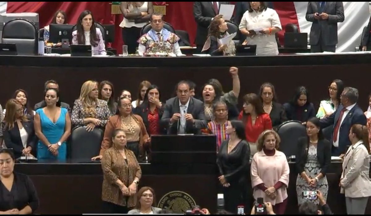 antoniomedina41's tweet photo. ¿Vergüenza en la Cámara?
Por Antonio Medina *
Sí, ganó el #Cuahu ante la acusación de una supuesta violación... perdió el "feminismo", tanto el de @PartidoMorenaMx como el de las ONGs cercanas a ese partido que las ha sometido a vergüenzas.
Link:
https://t.co/NXu0JjMrcs https://t.co/MomypaGk9s