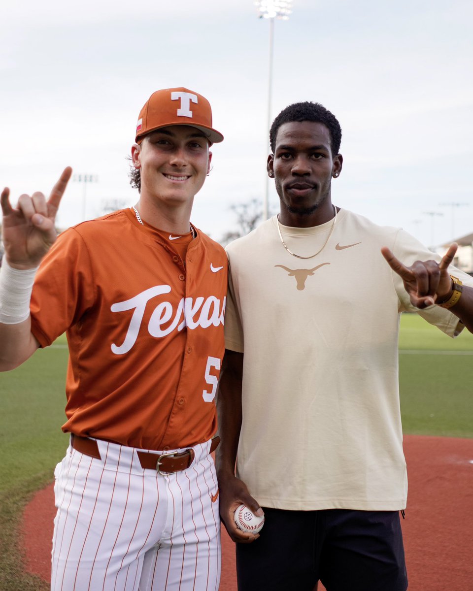 TexasTFXC's tweet photo. Kelsey threw straight heat for the 1st pitch at @TexasBaseball tonight 🤘🫣

#HookEm https://t.co/dBsm1kJAcW