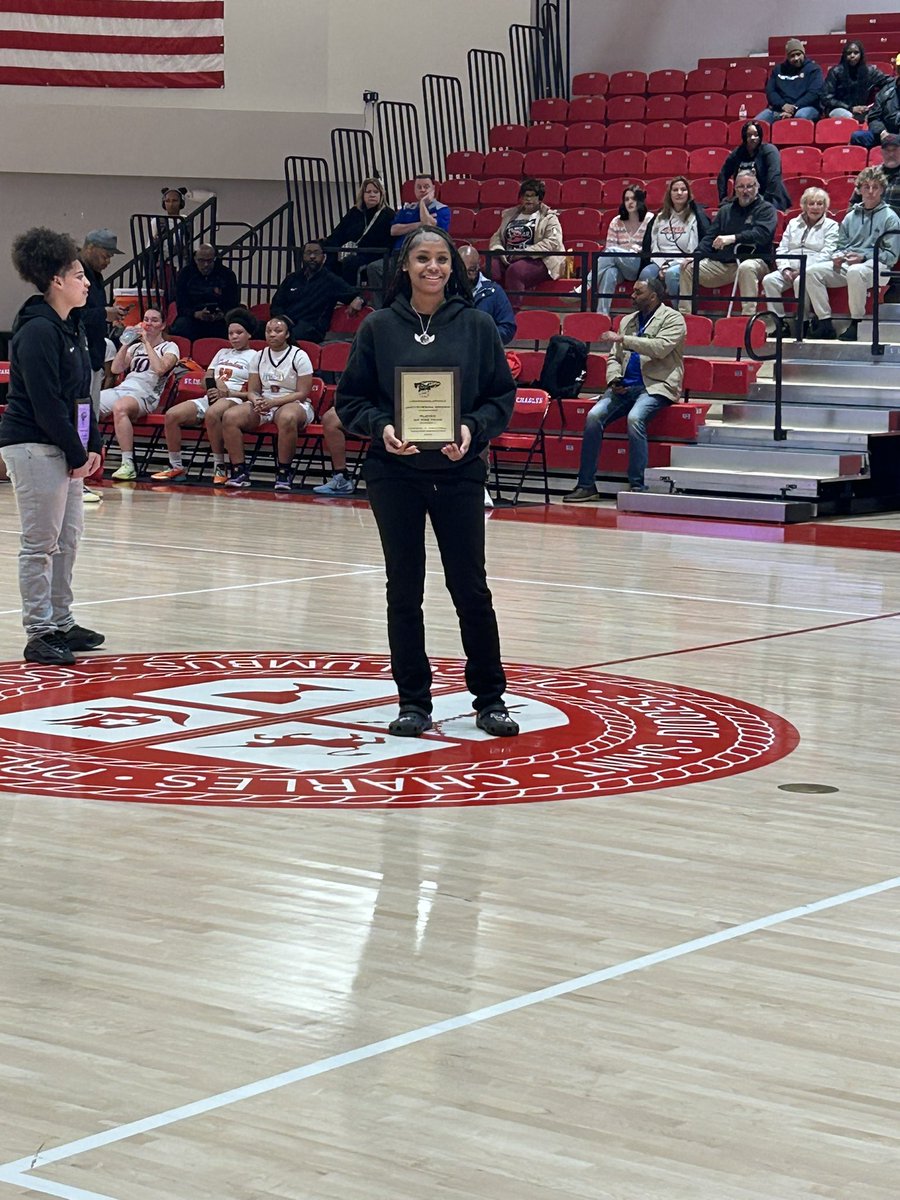 CAECLADYNUBSBB's tweet photo. Congrats to our amazing seniors playing in the All-Star Game tonight! Special s/o to JaeβVeyonna Brown,Division 5 Player of the Year, Coach Ashar for being named Division 5 Asst. Coach of the Year & Coach Shaq for leading the Lady Nubians to the State Final Four! #ALLIN #AHIGH π£ https://t.co/xhqPQzLyvR