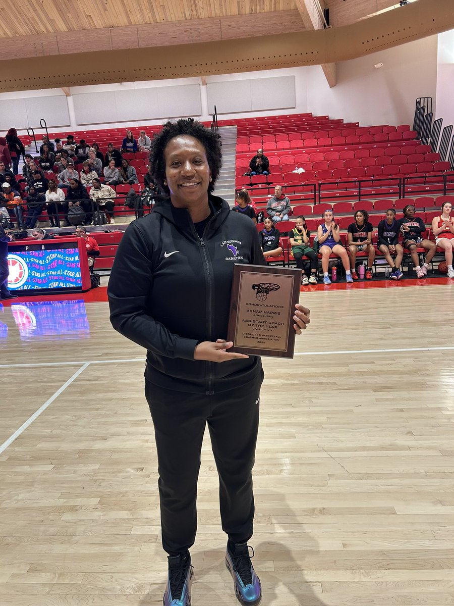 CAECLADYNUBSBB's tweet photo. Congrats to our amazing seniors playing in the All-Star Game tonight! Special s/o to JaeβVeyonna Brown,Division 5 Player of the Year, Coach Ashar for being named Division 5 Asst. Coach of the Year & Coach Shaq for leading the Lady Nubians to the State Final Four! #ALLIN #AHIGH π£ https://t.co/xhqPQzLyvR