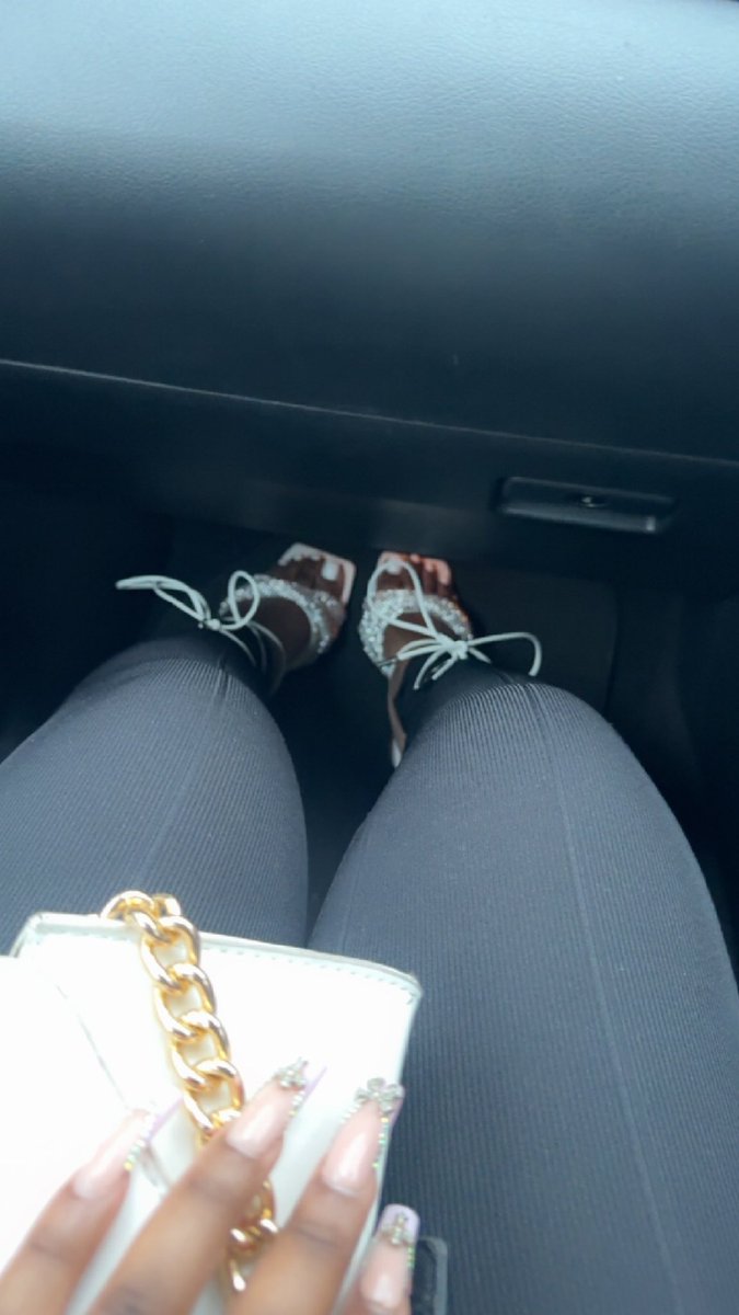 Eat, sleep, worship my feet 
Every blink is a send to my throne throne.com/desiahxo

soles feet paypig findom domme finsub feetseller goddess worship cash master wallet drain cash cow