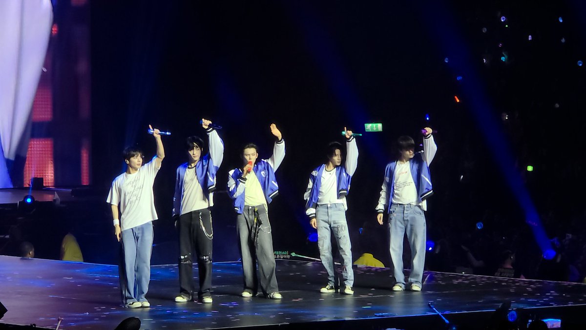 cathyhains's tweet photo. @TXT_bighit Dream ccome true tonight! It was an amazing show, come back soon 😍
#TXT #txtlondon #TXTinLondon #TXTtour #SOOBIN #YEONJUN #BEOMGYU #TAEHYUN #HUENINGKAI #TXTactpromise https://t.co/h6FHdYIQP4