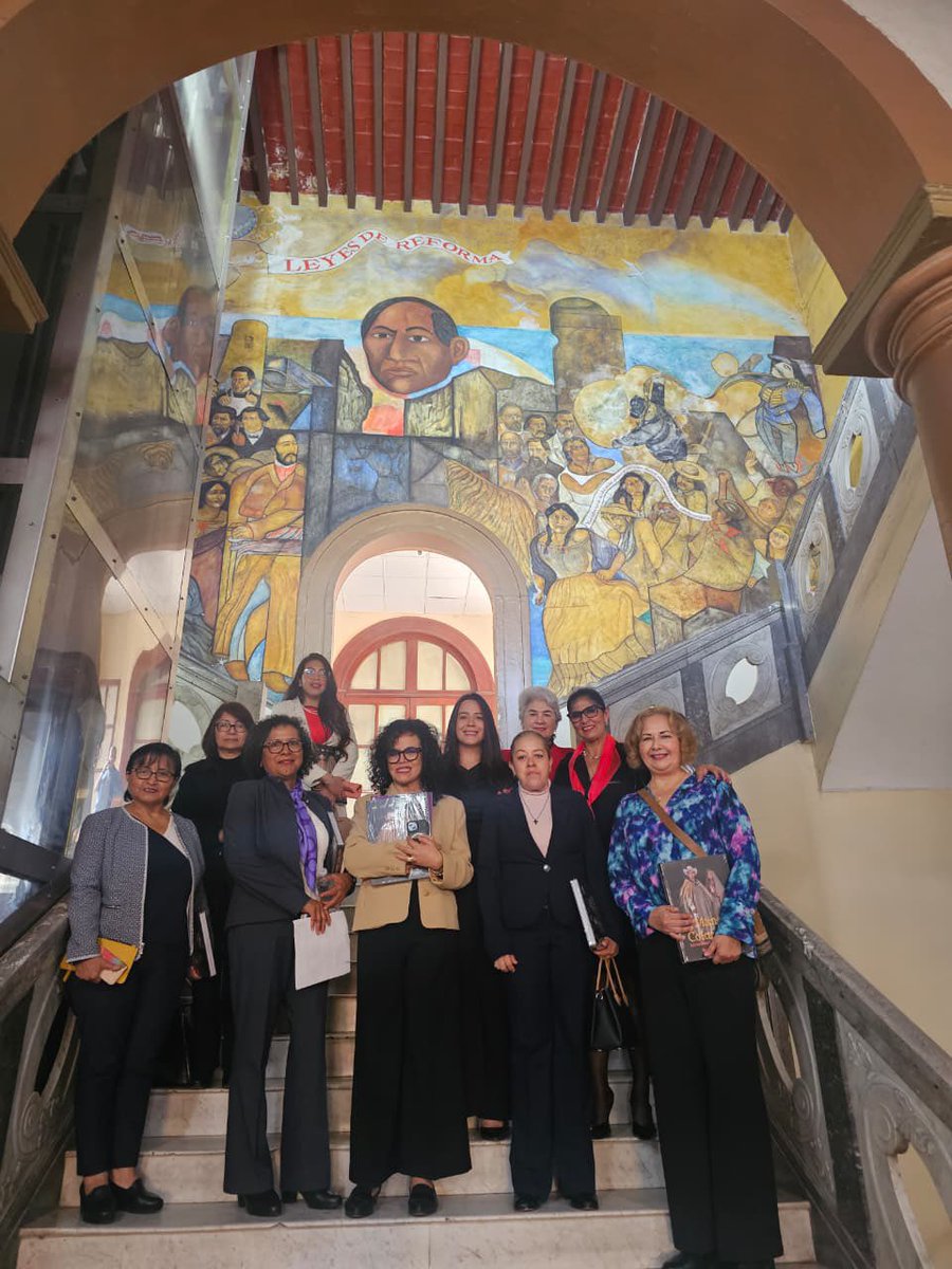 RedParidad_Ver's tweet image. Nuestro compromiso como Red es con la paridad y con el combate a la VPGM.
Para ello, hoy nos reunimos con el titular de la @SEGOBVeracruz, @ahuedricardo para plantearle la urgencia de armonizar el marco legal en materia de violencia os política en la entidad, entre otros temas.