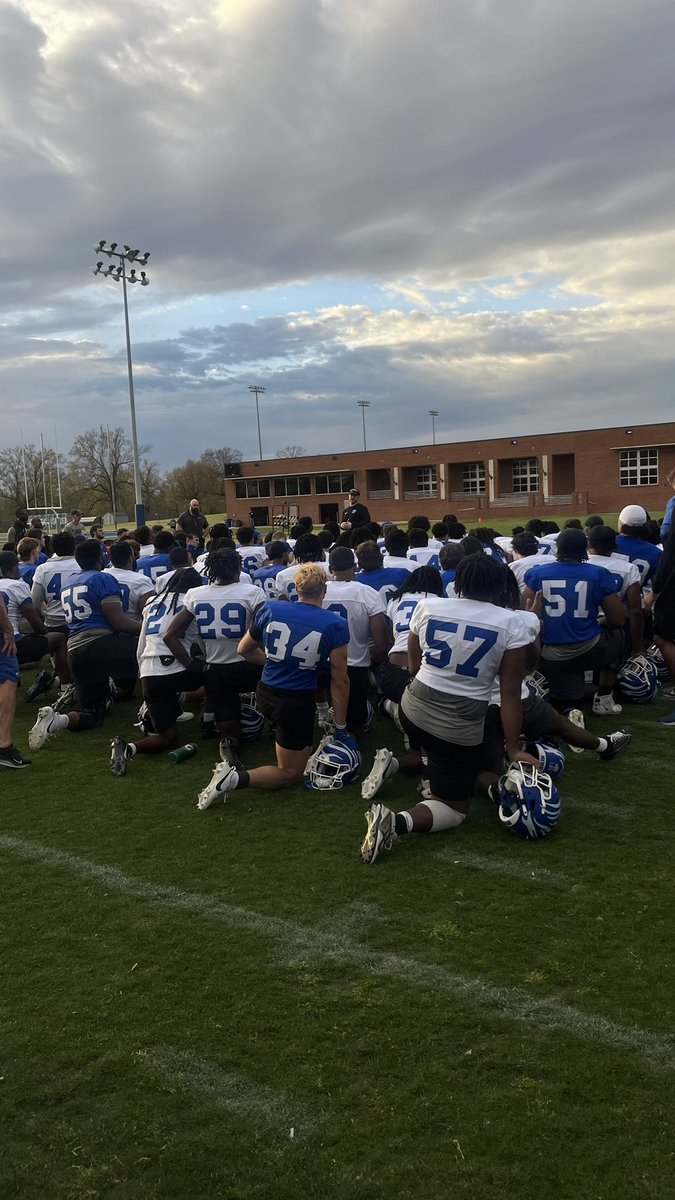 Daryl Hayes (@daryl_hayes1) on Twitter photo Great day at Memphis today ๐๐ค <a href="/Coach__Myers/">Jeff Myers</a> <a href="/C0ACHBALLENTINE/">Lonnie Ballentine III</a> <a href="/AllForMemphis/">All For Memphis</a> @On3Recruits <a href="/RecruitGeorgia/">Recruit Georgia</a> <a href="/JasonKervin/">panthers4theWIN</a> <a href="/Coach_Ad24/">Coach AD</a> <a href="/adamgorney/">Adam Gorney</a> <a href="/SWiltfong_/">Steve Wiltfong</a> Great day at Memphis today ๐๐ค <a href="/Coach__Myers/">Jeff Myers</a> <a href="/C0ACHBALLENTINE/">Lonnie Ballentine III</a> <a href="/AllForMemphis/">All For Memphis</a> @On3Recruits <a href="/RecruitGeorgia/">Recruit Georgia</a> <a href="/JasonKervin/">panthers4theWIN</a> <a href="/Coach_Ad24/">Coach AD</a> <a href="/adamgorney/">Adam Gorney</a> <a href="/SWiltfong_/">Steve Wiltfong</a>