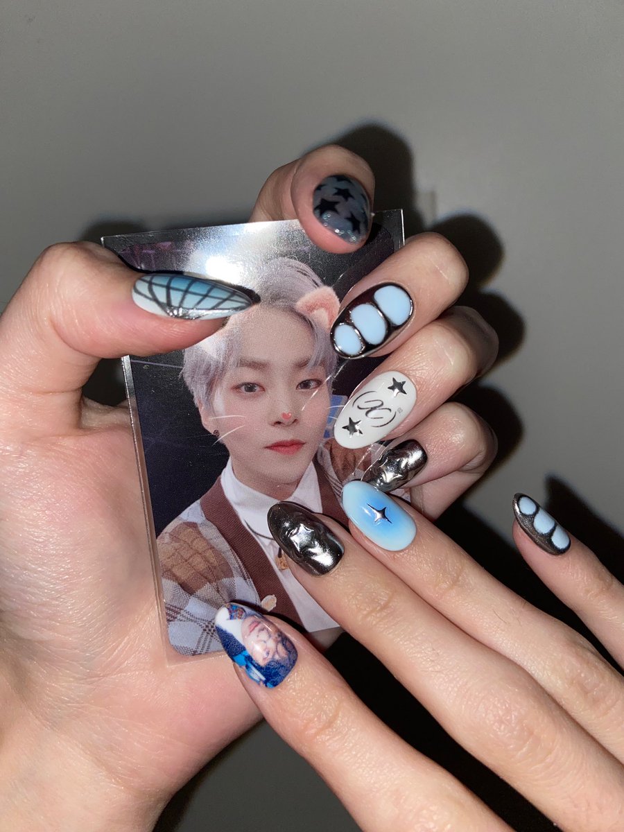 xiu_nayeon's tweet photo. Special WHEE! nails for my favorite birthday catboy #XIUMIN 💙🐱
#시우민 #HappyXiuminDay
#봄을_안고_온_시우민_생일축하해 https://t.co/9vbmOjYOgj