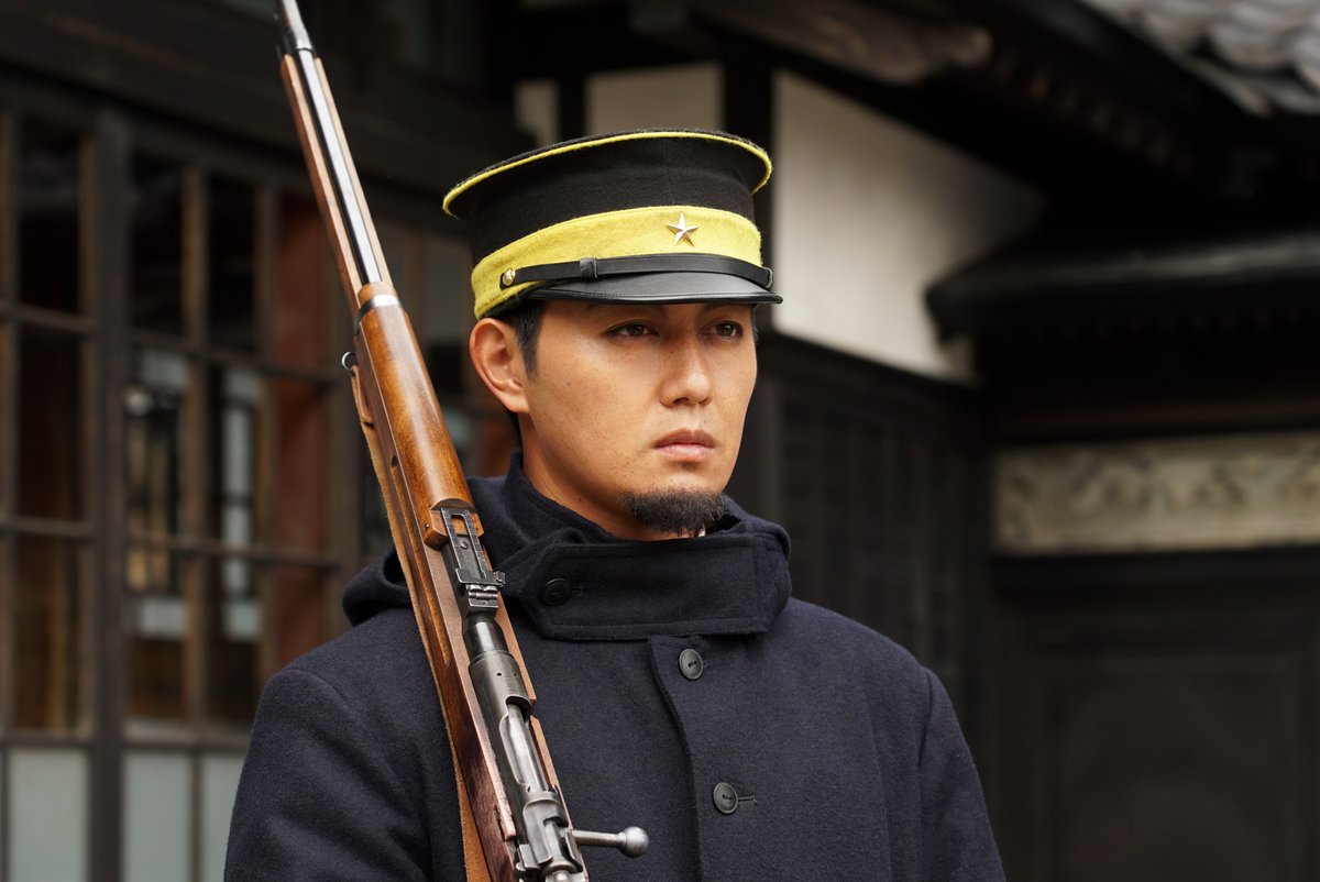 kamuy_movie's tweet image. 【🎊𝙃𝙖𝙥𝙥𝙮 𝘽𝙞𝙧𝙩𝙝𝙙𝙖𝙮!!】
4月1日は
月島基の誕生日!!
おめでとうございますッ!
鶴見中尉の右腕"月島"を
#工藤阿須加 さんが演じています✨
常に冷静!忠実に任務をこなす月島軍曹。
曲者ぞろいの第七師団の上官たちを
サポートする姿にもご注目ください!
#ゴールデンカムイ