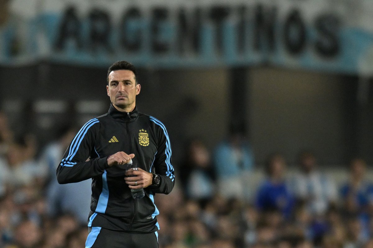 El entrenador de todos los argentinos. 🧠🇦🇷

<a href="/Argentina/">🇦🇷 Selección Argentina ⭐⭐⭐</a> | #CopaMindialFIFA