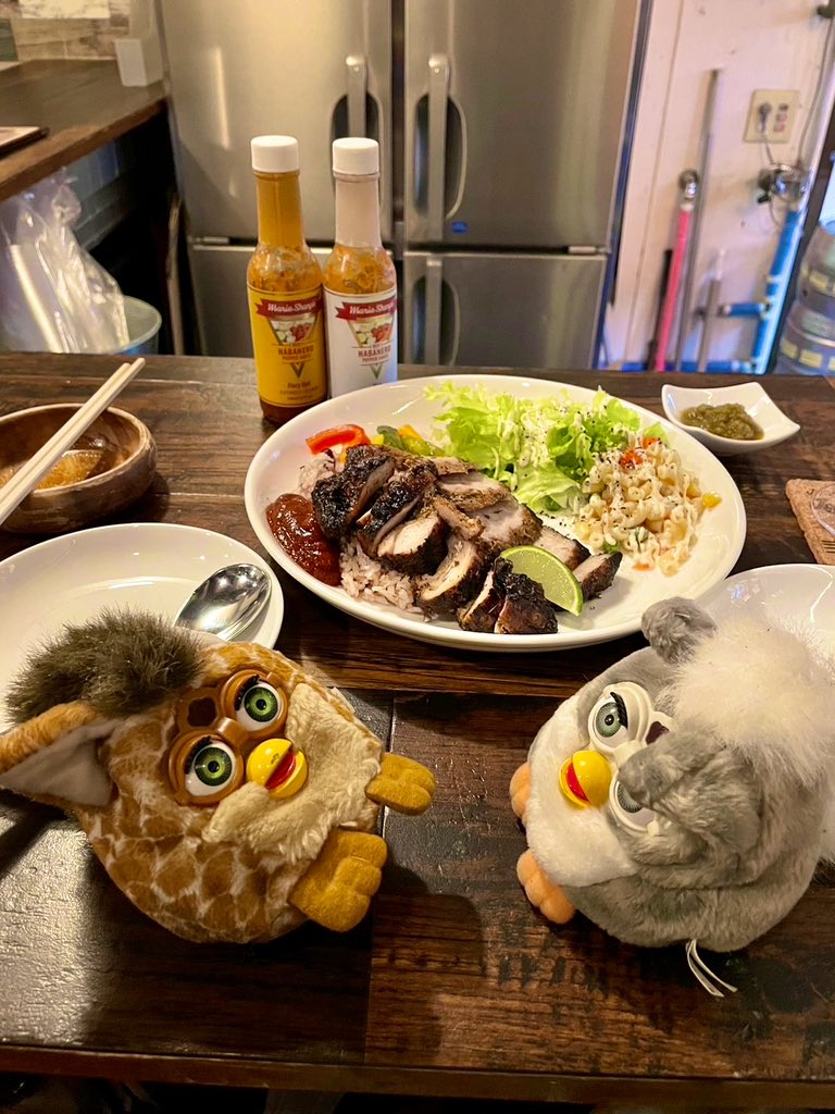 MaadFoxy's tweet photo. テフ&ペフ「ジャアクナ、、、トリサント、ブタサン?? 」
「ウワァァァ!!ゴチソウダァァァ♪♪」
#WeLove #全ファ連
#furby #ファービー #in #JaJaHouse https://t.co/9NvqNbbXsd