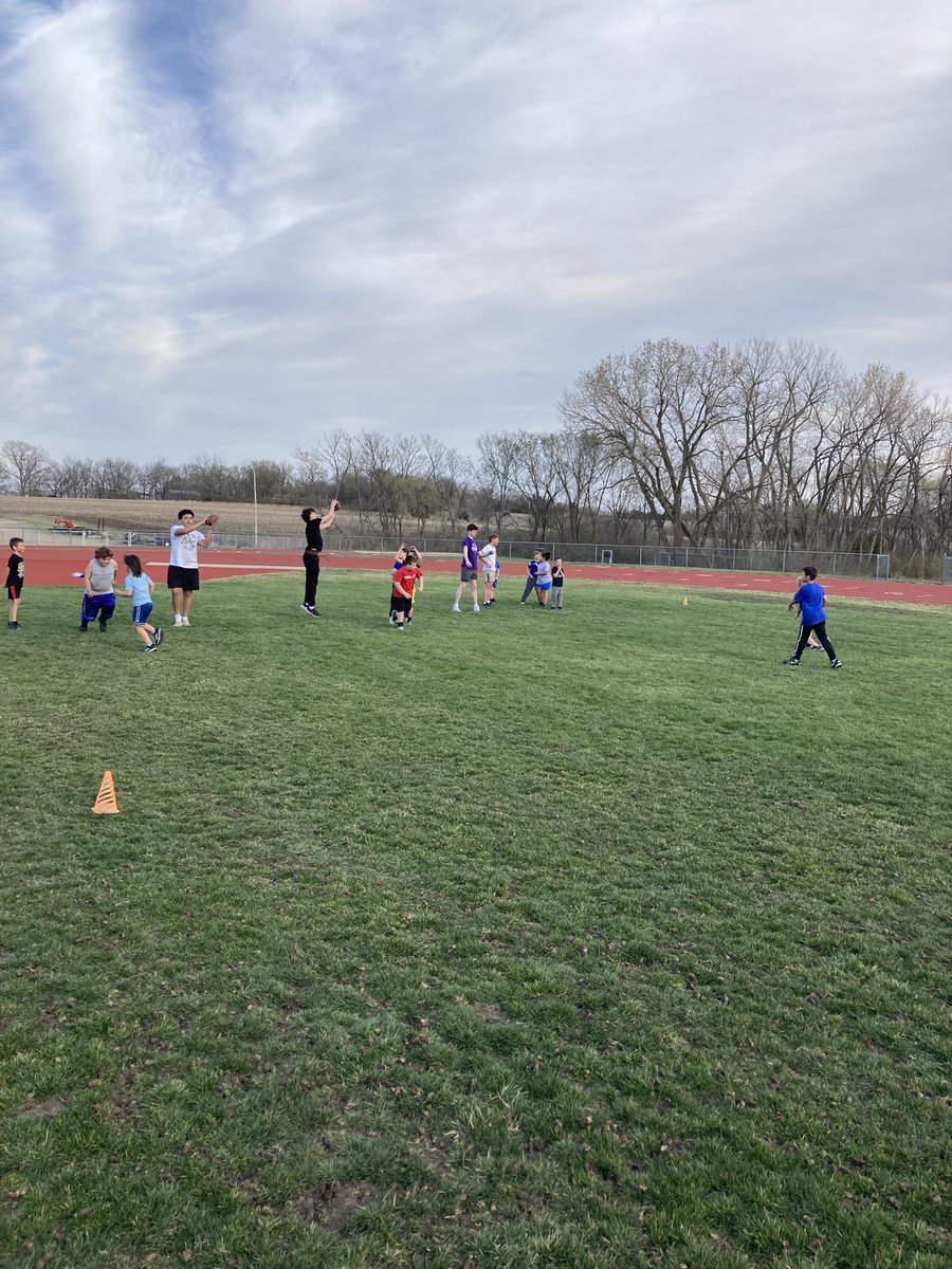 coachdboucher's tweet photo. Another great night for @RV337 Football!! We have a special community and are proud to represent it!! Spring Jr Panther Ultimate football is always a great time. #OneRV https://t.co/tWwsAzcDSk