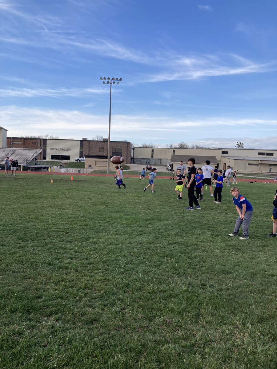 coachdboucher's tweet photo. Another great night for @RV337 Football!! We have a special community and are proud to represent it!! Spring Jr Panther Ultimate football is always a great time. #OneRV https://t.co/tWwsAzcDSk