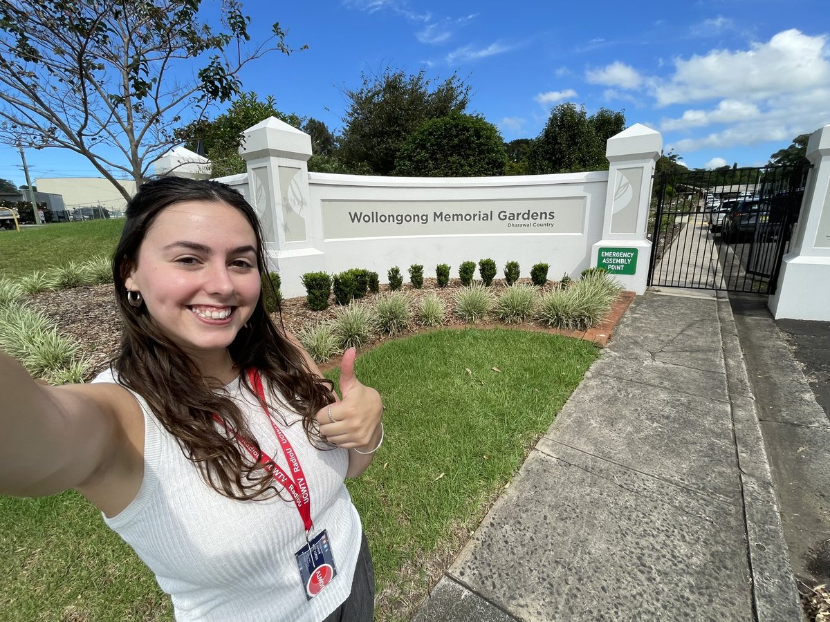 hannahscop's tweet photo. Today I’m at the Wollongong Memorial Gardens working bee! Dozens of locals have volunteered to help prune the thousands of roses growing here and learn a thing or two about gardening from the organisers. Stay tuned! #uowtv #uowcreative https://t.co/Z5kY34D5n6