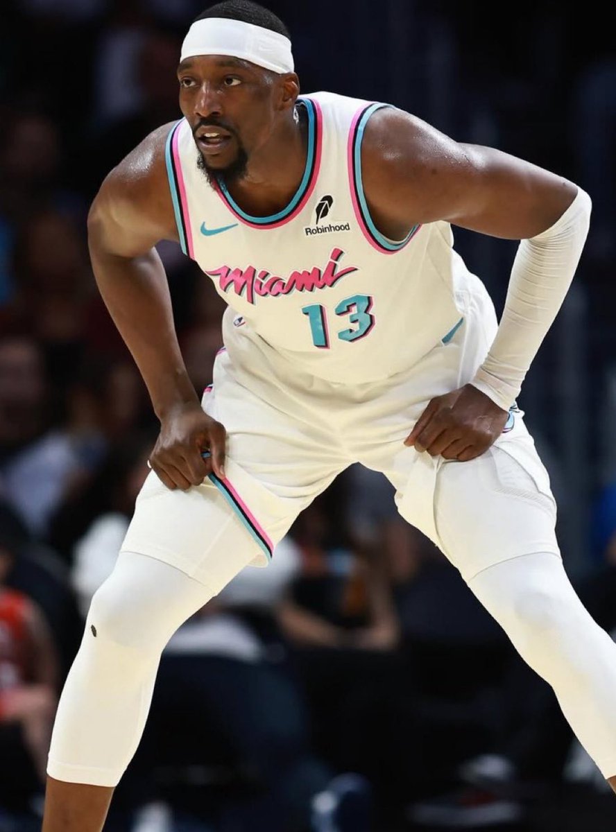 Bam Adebayo tonight:

27 Points
8 Rebounds 
9/18 FGM
2/3 3PM

Vs. Jimmy. 🔥