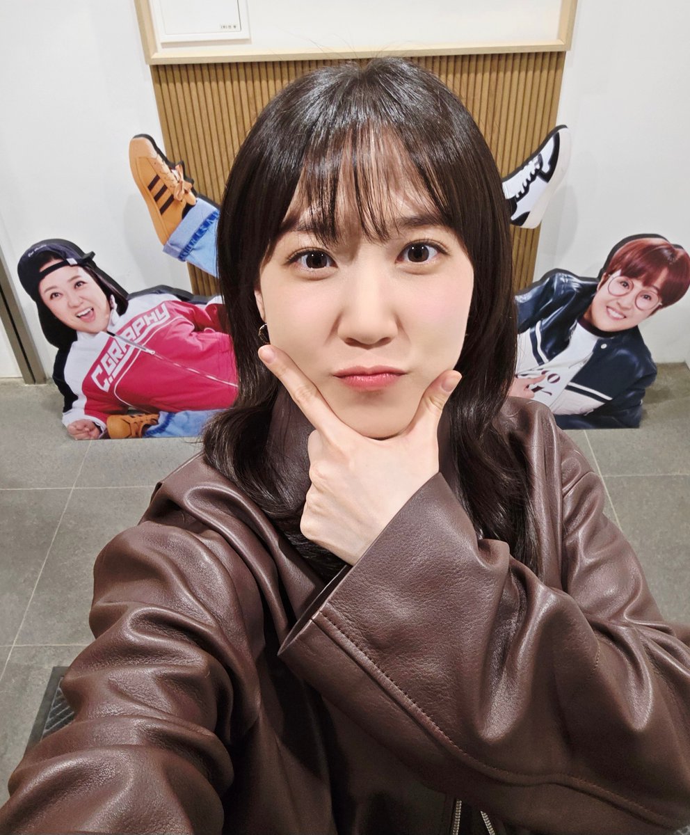 [📸] 비보티비 비밀보장

<비보티비-비밀 보장> 재밌게 본 빙고들!
햄부기 햄북 햄북어 햄북스딱스💞

#박은빈 #비보티비 #PARKEUNBIN #VIVOTV