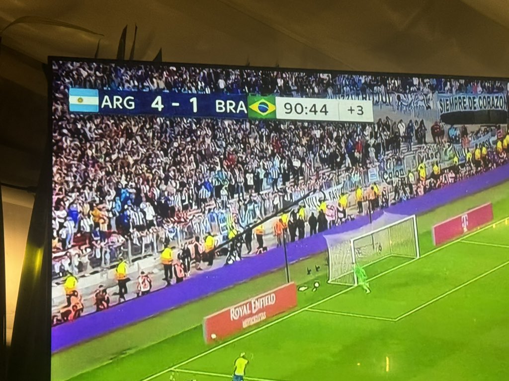 fconsydig's tweet photo. Argentina 🇦🇷 4 !!!!!!!!! Brasil 1 https://t.co/mrn2wr5FKn