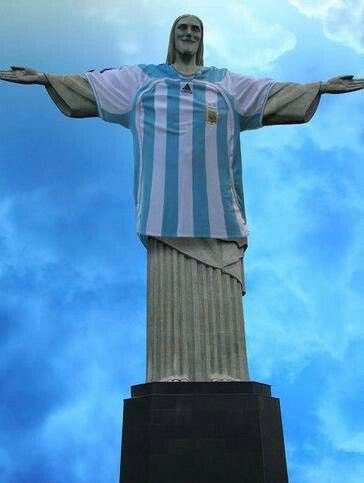Con lo que le gusta la joda, que raro que Neymar se haya perdido este baile🇦🇷

RESPETEN LOS RANGOS