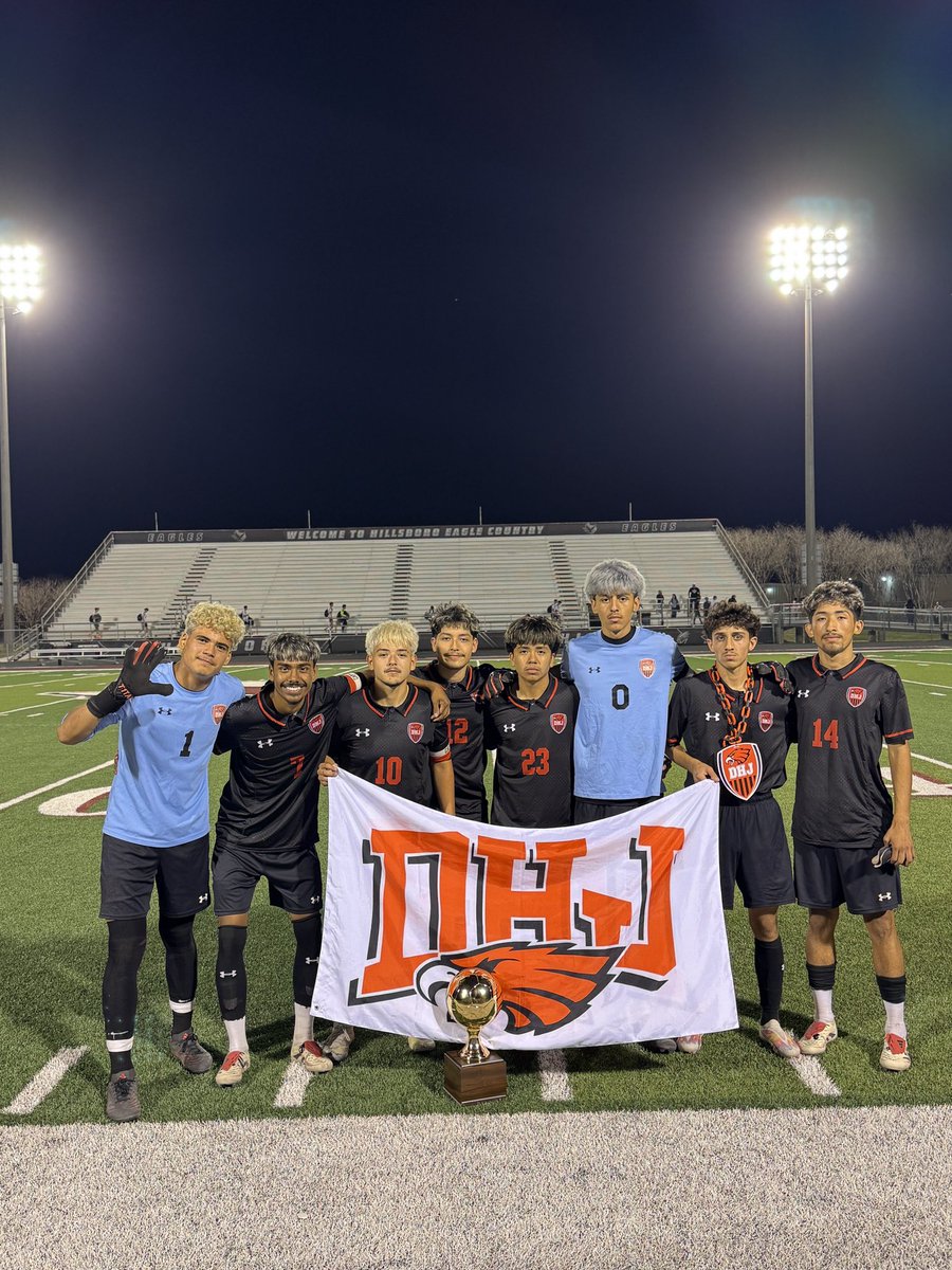 🚨Area Champions🚨
DHJ defeats Gatesville 6-0 to advance to the 3rd round of playoffs. Your Eagles will travel to meet El Paso Bowie on Friday, time TBA.

Faizi ⚽️⚽️🎯🎯⛓️🔒
Ibarra⚽️🎯
Lira⚽️
Vale⚽️
Rooney⚽️🎯
Roni🎯

#ProtectTheHill #RespectCommitCompete