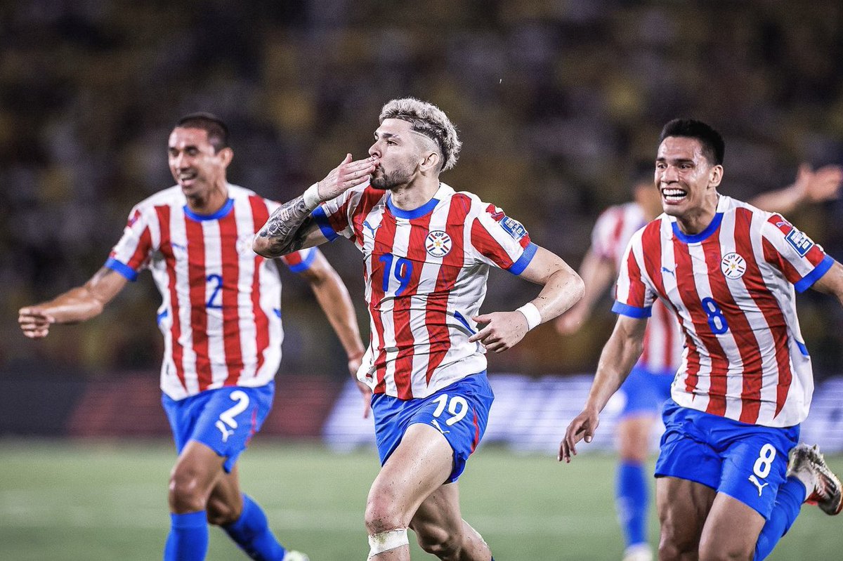 SantiPenap's tweet image. ¡Increíble remontada para traer a casa un valiosísimo punto! La @Albirroja saco a relucir la garra guaraní. ¡Vamos Paraguay! Estamos cada vez más cerca. 🇵🇾🙌🏻