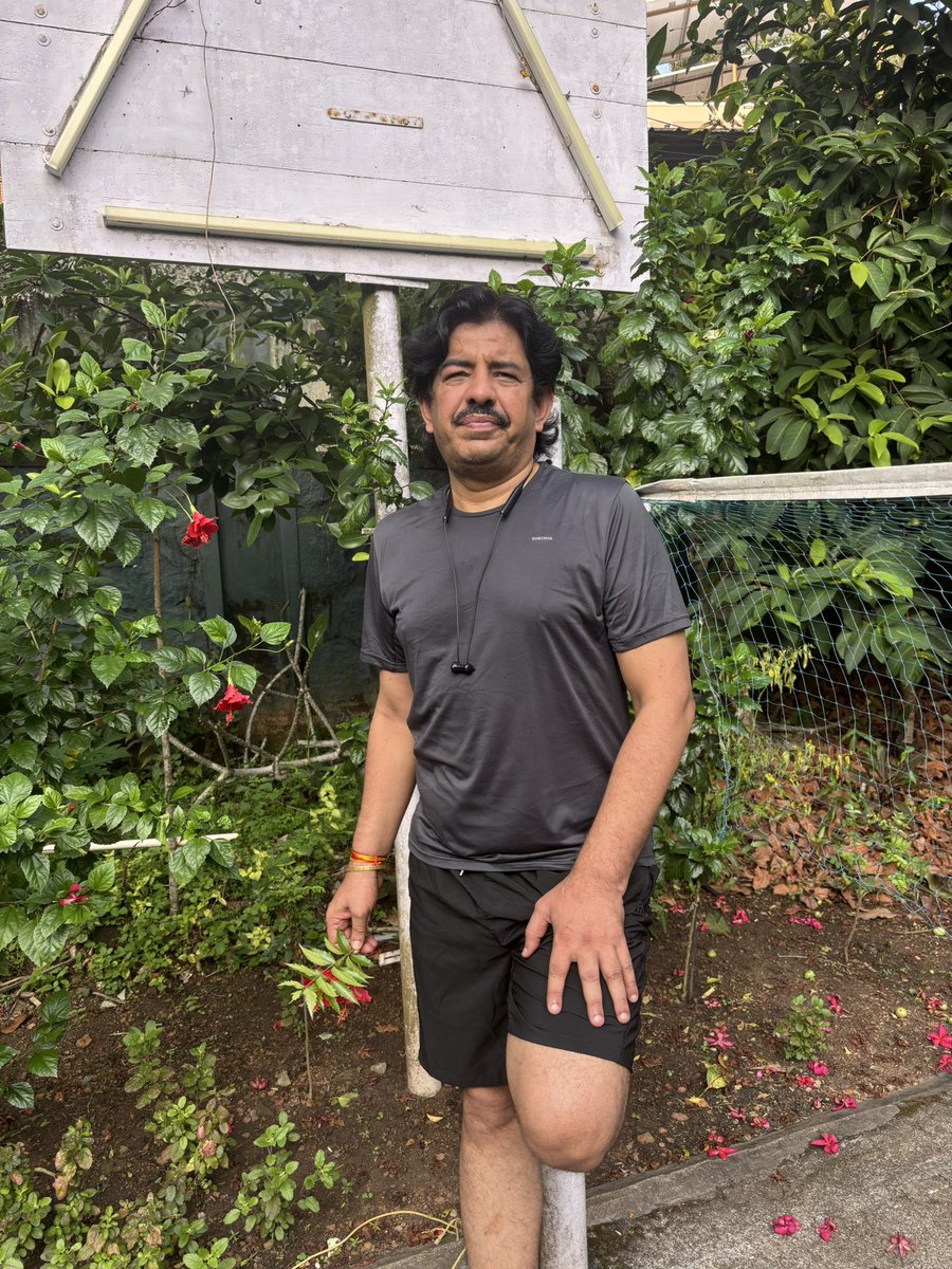 vatsa74's tweet photo. Your health account, your bank account, they’re the same thing. The more you put in, the more you can take out. Exercise is king and nutrition is queen. Together you have a kingdom. (copied) https://t.co/Rcy2pKkrnt